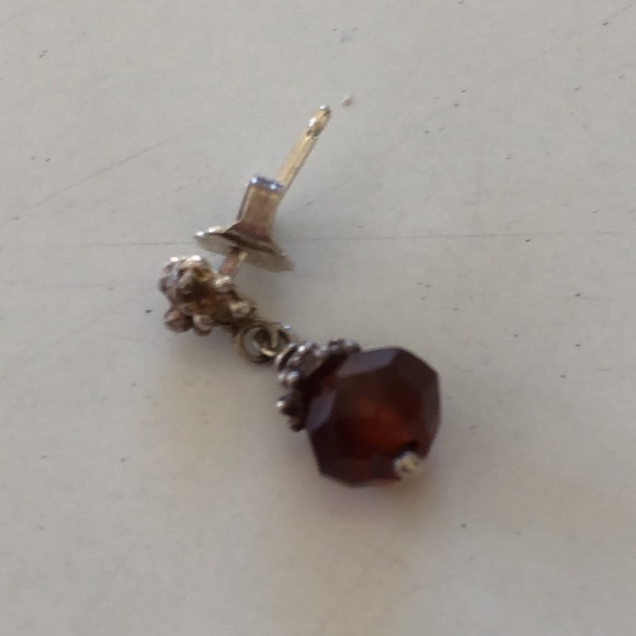 Great price for these Silver & garnet drop earrings - lovely baubles - Picture 3 of 3